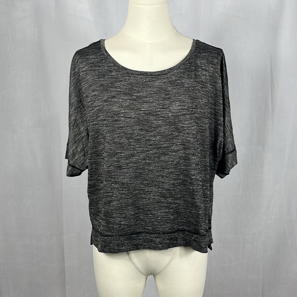 Lucy Activewear Heathered Crop Pullover Tee.